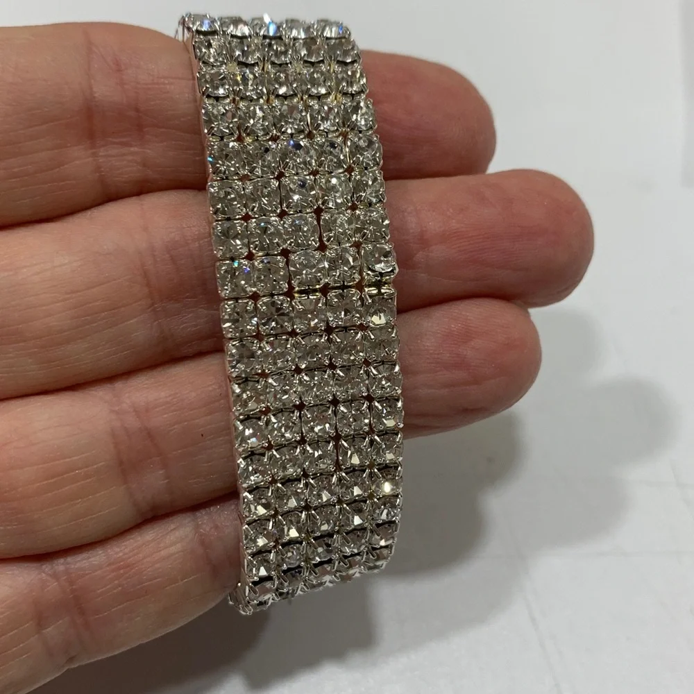 Rhinestone bracelets stretch, two pack NWT